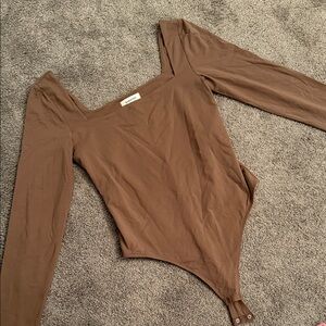 Aritzia Babaton Long Sleeve Bodysuit